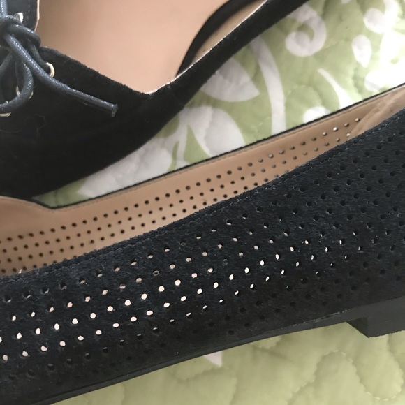 SOLE SOCIETY AUBRIANA PERFORATED BLACK BALLET FLAT - Picture 2 of 7